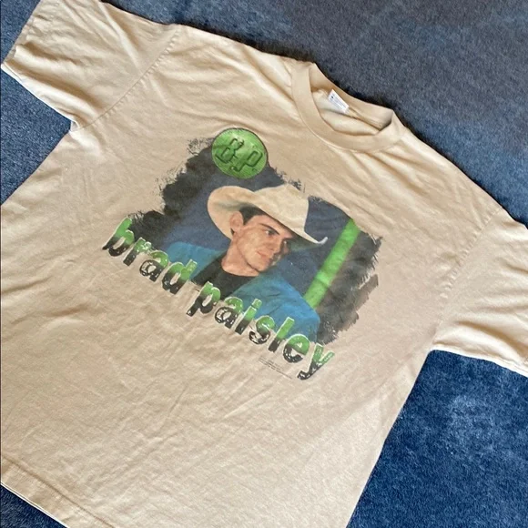 Brad Paisley 2001 Graphic T-Shirt - Vintage Concert Tee - Picture 4 of 10